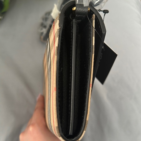 BURBERRY
Textured-leather and checked canvas shoulder bag - Picture 11 of 15